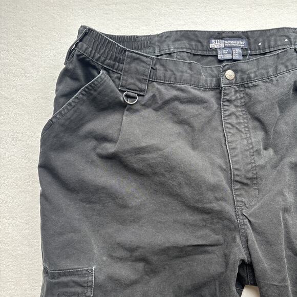 5.11 Tactical Men 40x32 Style 74251 Black Canvas Pant 7 Pocket Adjustable Waist - Picture 4 of 16